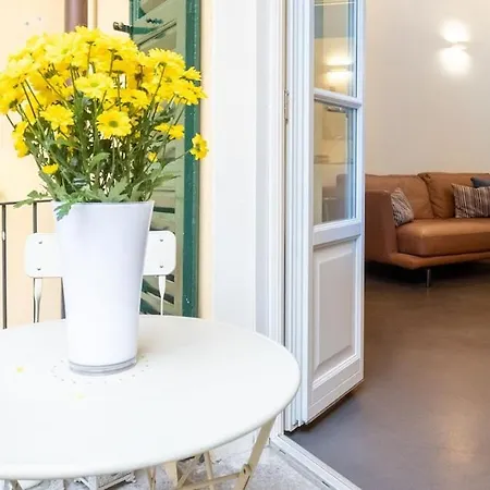 Tommy's Place - Center