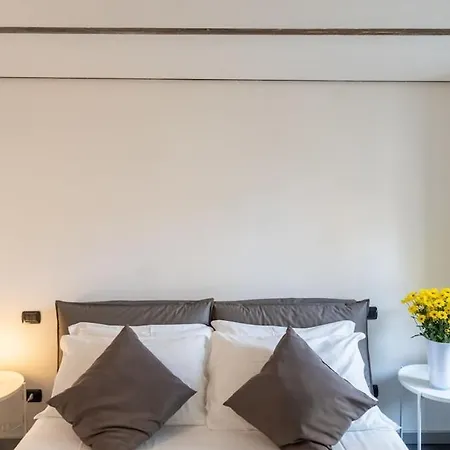 Tommy's Place - Center *