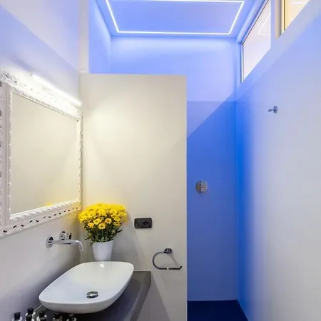 Tommy's Place - Center * 코모